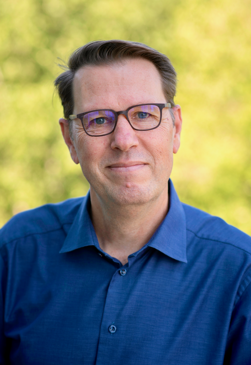 David Van Eeckhout headshot.