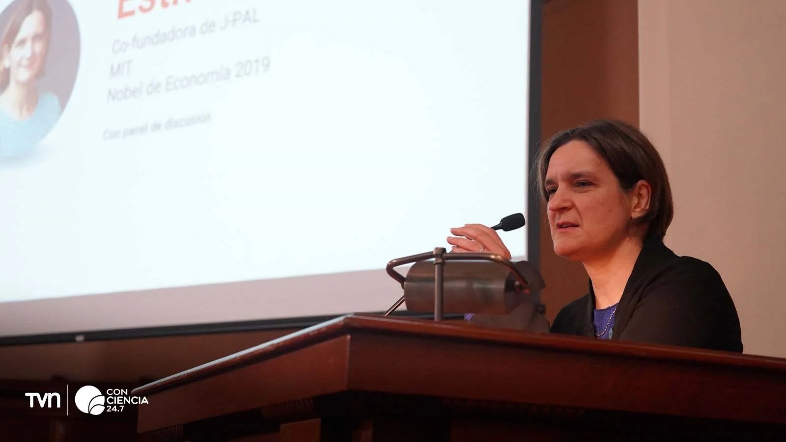 Esther Duflo, Premio Nobel de Economía de visita en Chile. 